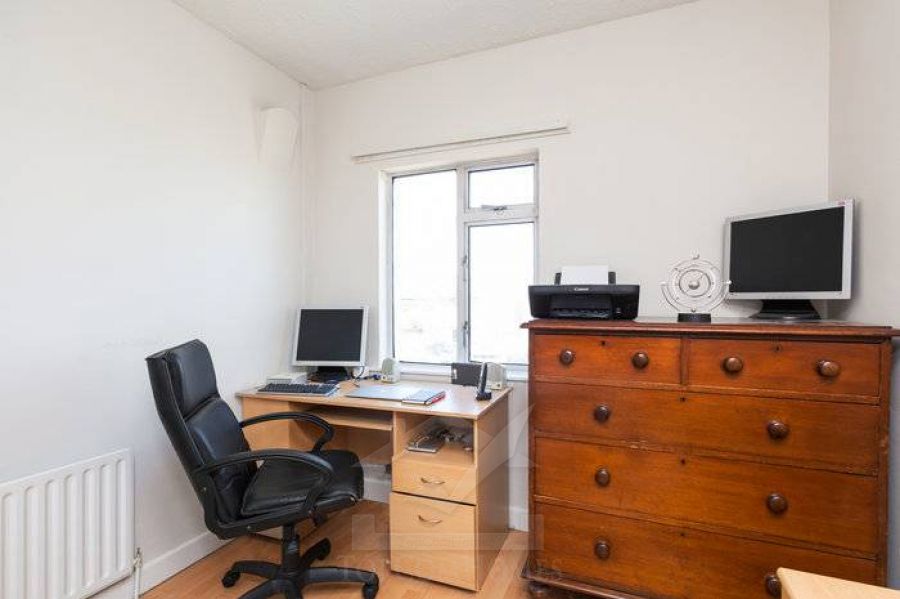 81 Barton Road East, Churchtown, Dublin 14 D14 FD70 Ireland