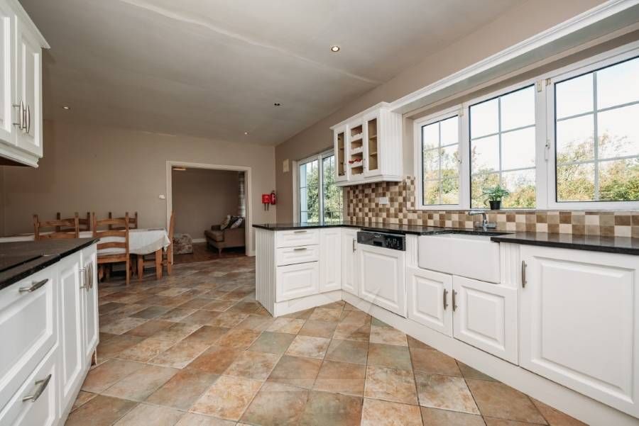 4 Clorane Brook, Ballysax Curragh Co Kildare R56 CD32 Ireland