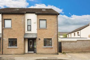 8 Hunters Court, Ballycullen, Dublin 24 Ireland D24 R5H0